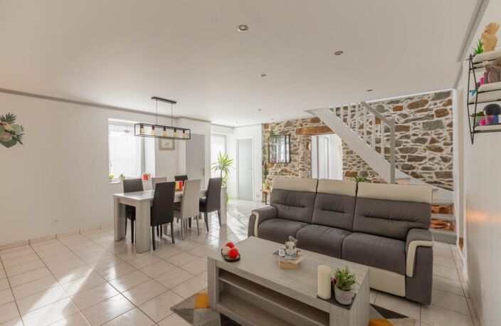 Maison de charme  – 110 m² – Vie de plain-pied et jardin paysagé — photo 3