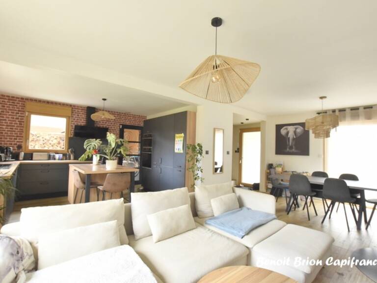 PARIGNÉ (35133) – UNE MAISON RÉNOVÉE AVEC SOIN, LUMINEUSE ET SANS VIS-À-VIS ! — photo 1