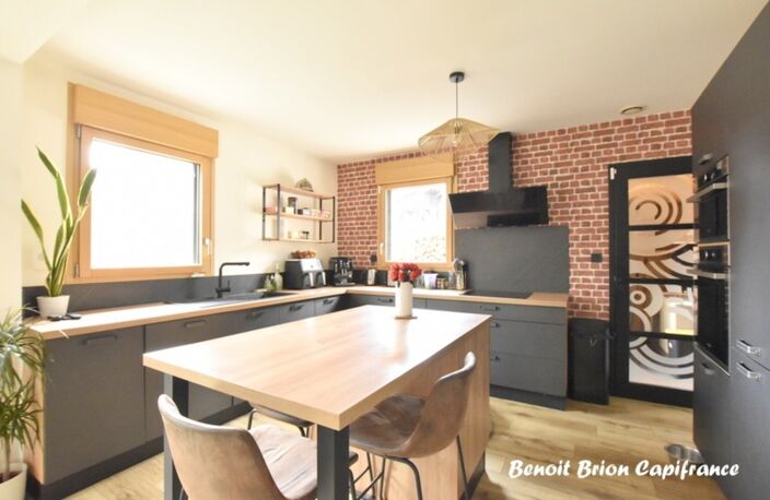 PARIGNÉ (35133) – UNE MAISON RÉNOVÉE AVEC SOIN, LUMINEUSE ET SANS VIS-À-VIS ! — photo 5