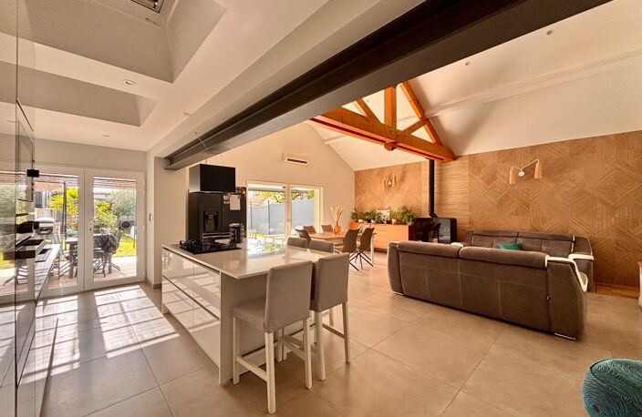 Maison 126 m² - 3 chambres - Piscine - CHALON SUR SAONE (71100) — photo 3