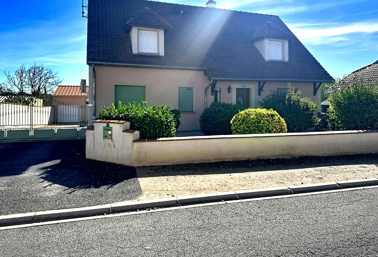 Maison à vendre BELLE MAISON FAMILIALE 6 pièces DOYET (03) sur terrain de 947 m2 — photo 1