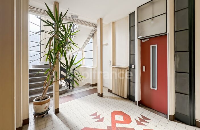 APPARTEMENT DE 133,95 M² AVEC BALCON, CAVE ET GRENIER – CENTRE-VILLE DE ROANNE — photo 3