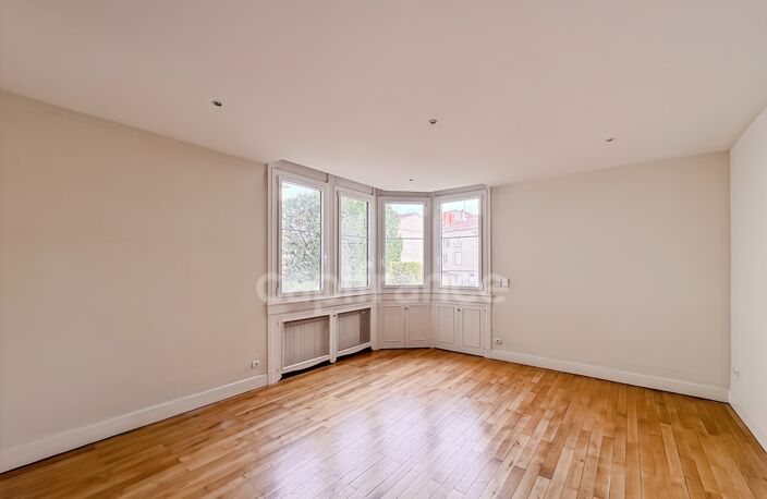 APPARTEMENT DE 133,95 M² AVEC BALCON, CAVE ET GRENIER – CENTRE-VILLE DE ROANNE — photo 4