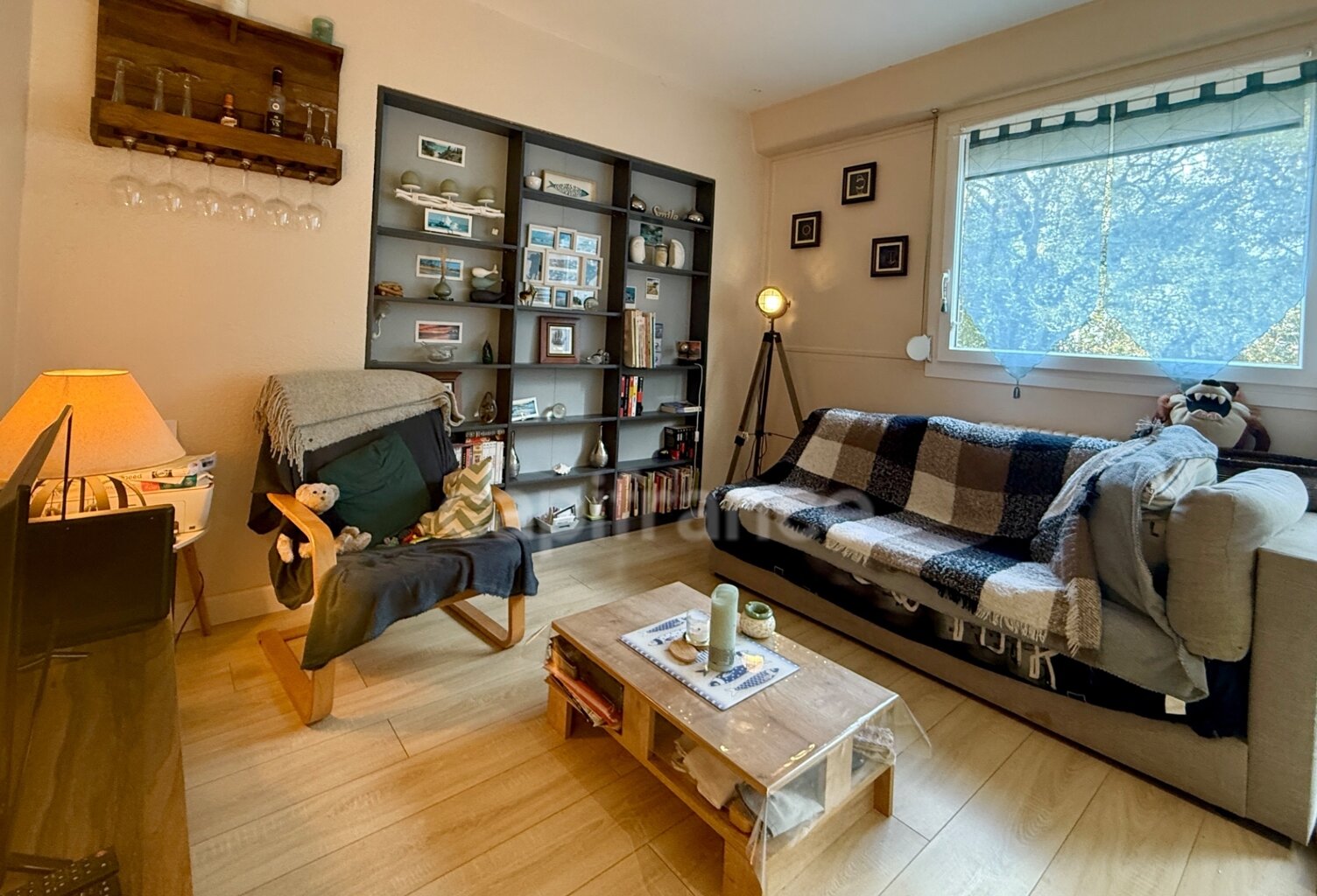 NIORT – Appartement T4 de 76 m² avec 3 chambres, balcon, parking et cave — photo 1