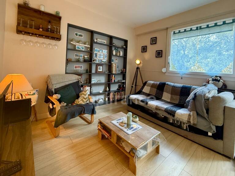 NIORT – Appartement T4 de 76 m² avec 3 chambres, balcon, parking et cave — photo 1