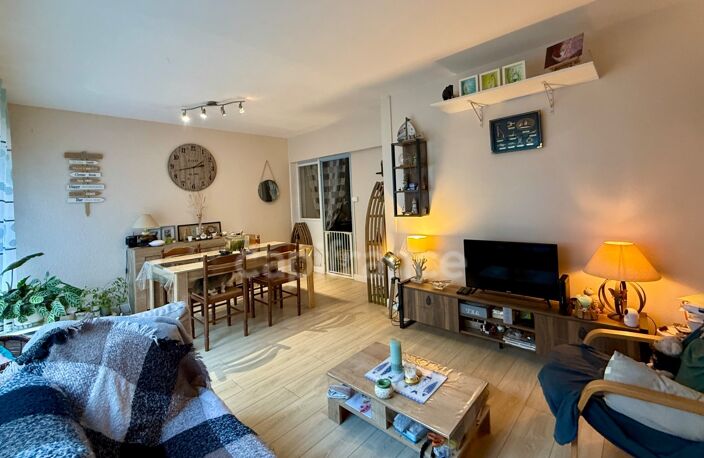NIORT – Appartement T4 de 76 m² avec 3 chambres, balcon, parking et cave — photo 2