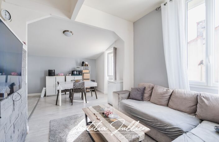 EXCLUSIVITÉ — LES CAMOINS — APPARTEMENT T5 EN TRIPLEX DE 93 M², SANS TRAVAUX — photo 3