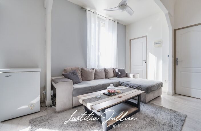 EXCLUSIVITÉ — LES CAMOINS — APPARTEMENT T5 EN TRIPLEX DE 93 M², SANS TRAVAUX — photo 4