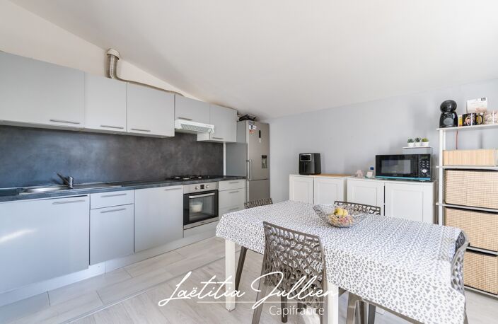 EXCLUSIVITÉ — LES CAMOINS — APPARTEMENT T5 EN TRIPLEX DE 93 M², SANS TRAVAUX — photo 5