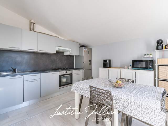 EXCLUSIVITÉ — LES CAMOINS — APPARTEMENT T5 EN TRIPLEX DE 93 M², SANS TRAVAUX — photo du bien