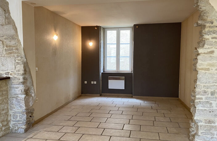 Charmante maison de village en pierre avec grange indépendante-2 chambres- L'ISLE SUR SEREIN (89) — photo 4