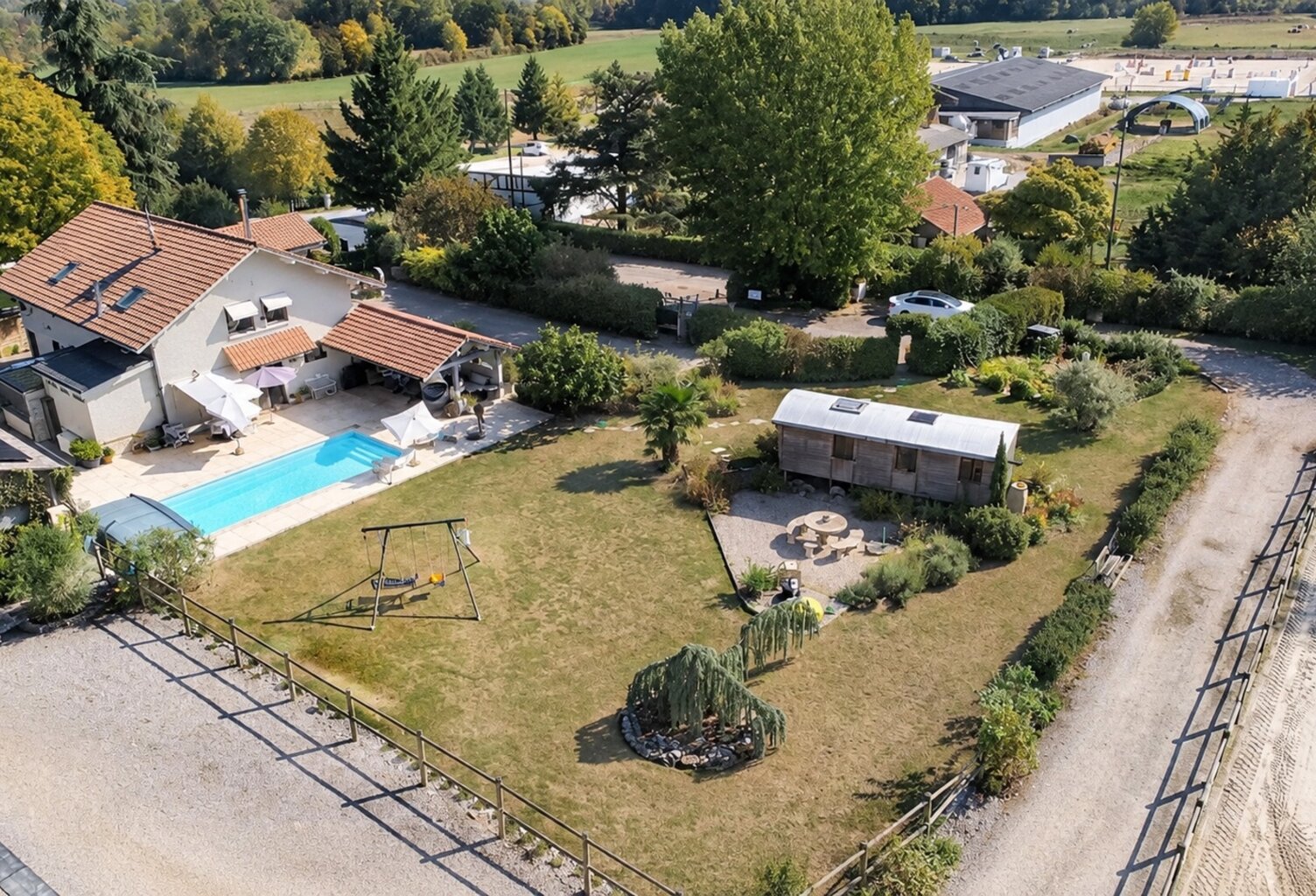 À vendre – Propriété avec maison, installations équestres et piscine à Massongy (74) — photo 1