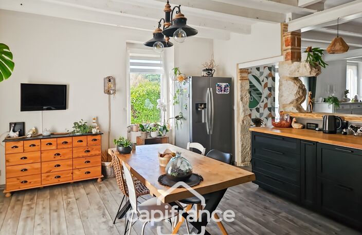 Maison en pierre, 4 chambres, garage, jardin piscine et puits — photo 3