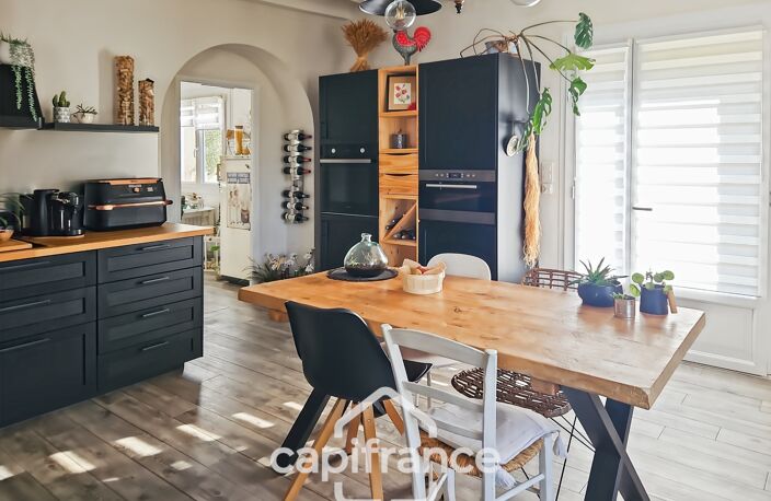 Maison en pierre, 4 chambres, garage, jardin piscine et puits — photo 4