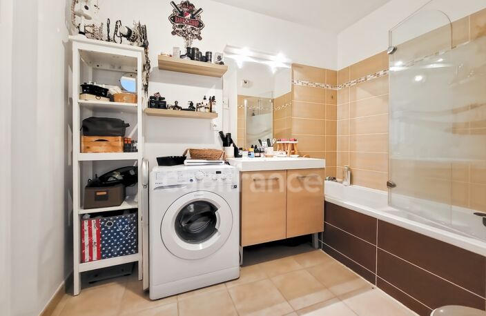 Appartement T2 avec grand balcon et garage — photo 4
