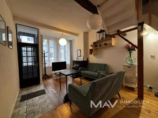 SAINT-OMER - CHARMANTE MAISON MEUBLEE DE 105m² - 3 CHAMBRES ET UNE COURETTE — photo du bien