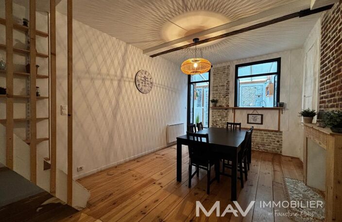 SAINT-OMER - CHARMANTE MAISON MEUBLEE DE 105m² - 3 CHAMBRES ET UNE COURETTE — photo 2