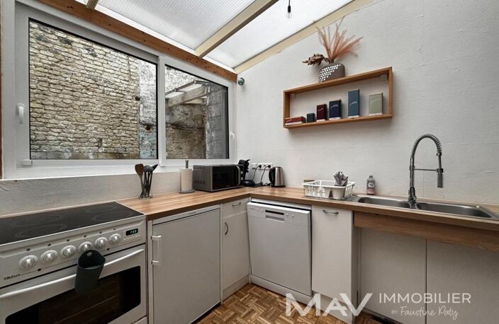 SAINT-OMER - CHARMANTE MAISON MEUBLEE DE 105m² - 3 CHAMBRES ET UNE COURETTE — photo 3