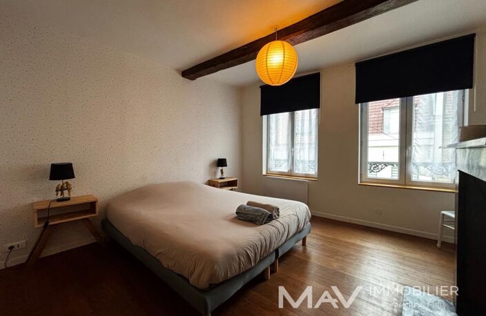 SAINT-OMER - CHARMANTE MAISON MEUBLEE DE 105m² - 3 CHAMBRES ET UNE COURETTE — photo 5