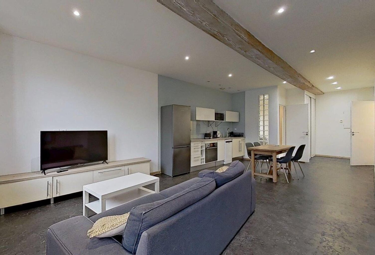 5 rue des Fossés de Trion Lyon 69005 - T2 Meublé - 890 €CC — photo 1