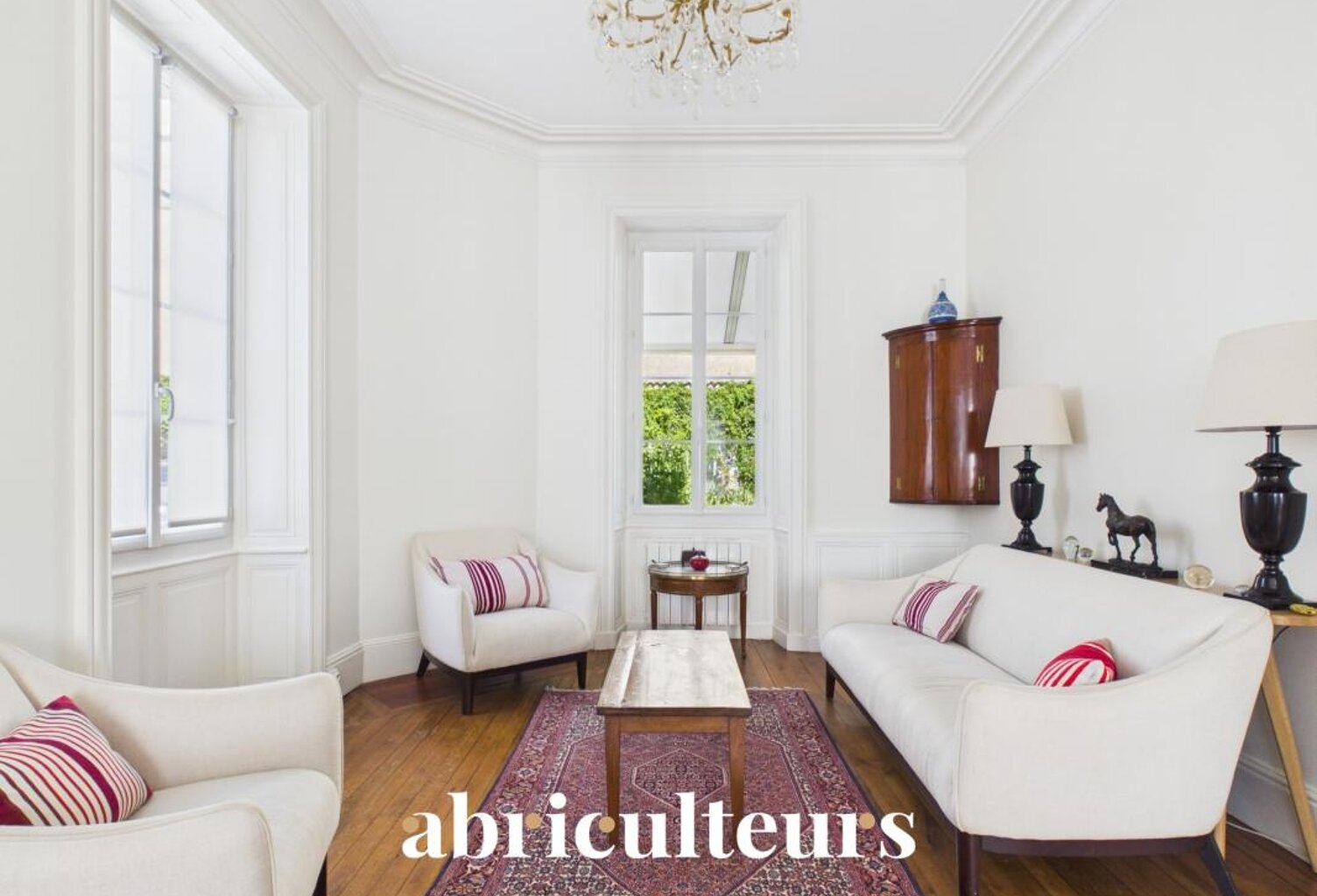 Élégante maison de caractère de 185 m² avec jardin – Cognac Jardin Public (16100) — photo 1
