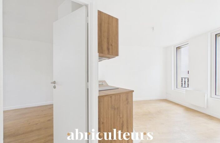 Charmant Appartement T2 rénové avec prestations de qualité dans le 18ème arrondissement — photo 3