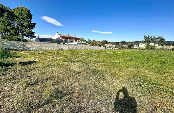 Morières-Les-Avignon, Terrain constructible de 576 m² À Vendre — photo 2