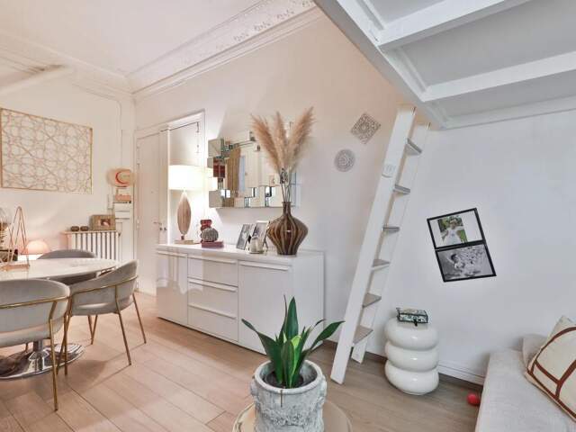 Appartement 1 pièce de 25 m² à Paris — photo du bien