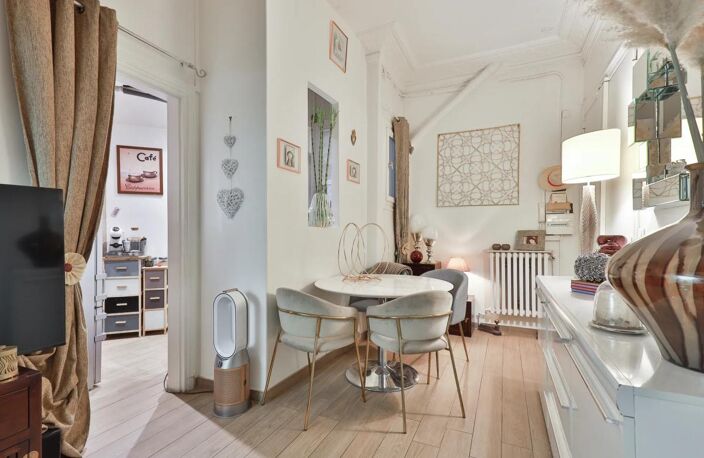 Appartement 1 pièce de 25 m² à Paris — photo 2