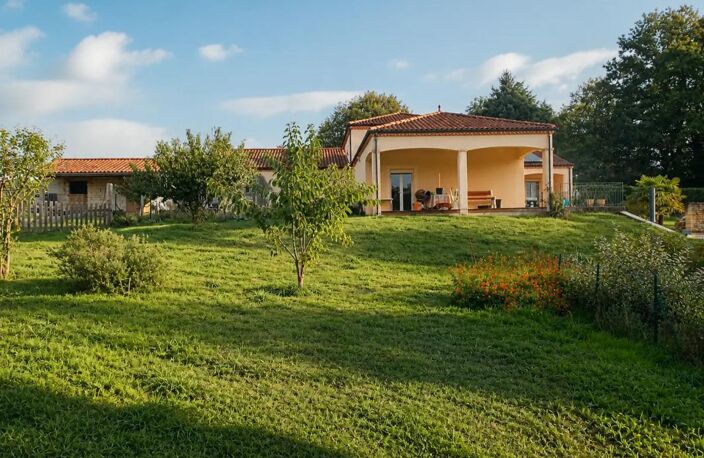 Villa de plain-pied contemporaine de 206 m² — Parc de 6 336 m² avec piscine — photo 4