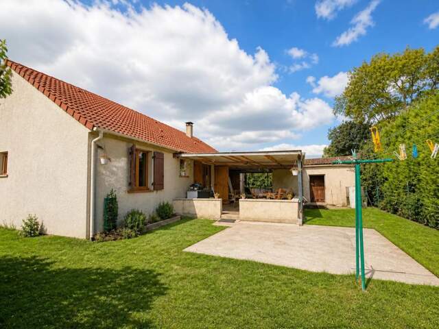 Maison de 5 pièces de 93 m² à Issoudun — photo du bien