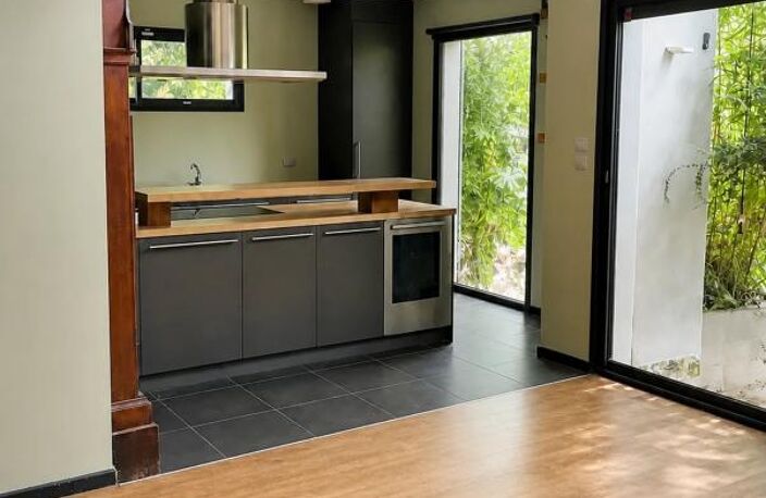 AUMELAS (34230) – MAISON CONTEMPORAINE – 5 CHAMBRES – PISCINE – TERRAIN DE 1 650 M² – CALME – SANS VIS-À-VIS – GARAGE — photo 4