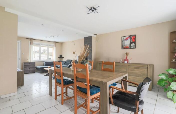 Maison de 4 pièces de 100 m² à Petite-Forêt — photo 4