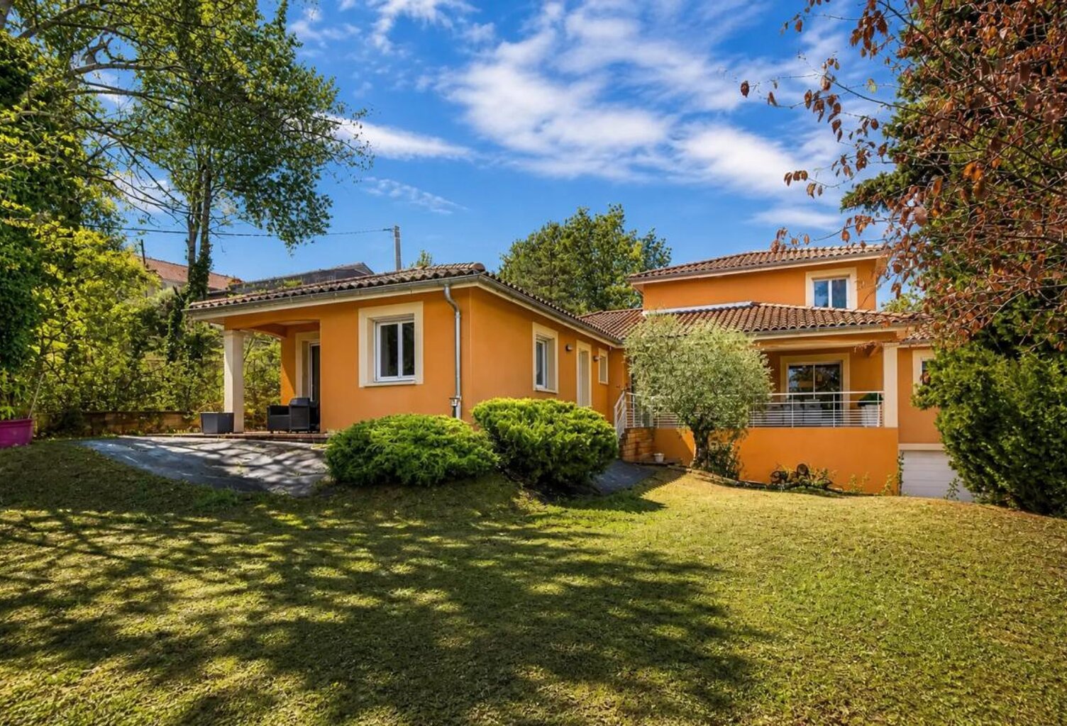 Magnifique propriété de 288 m2 - Chazay d'Azergues — photo 1