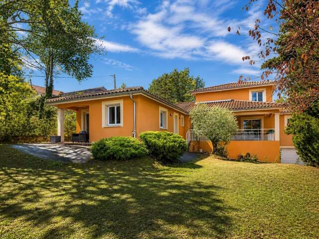 Magnifique propriété de 288 m2 - Chazay d'Azergues — photo du bien