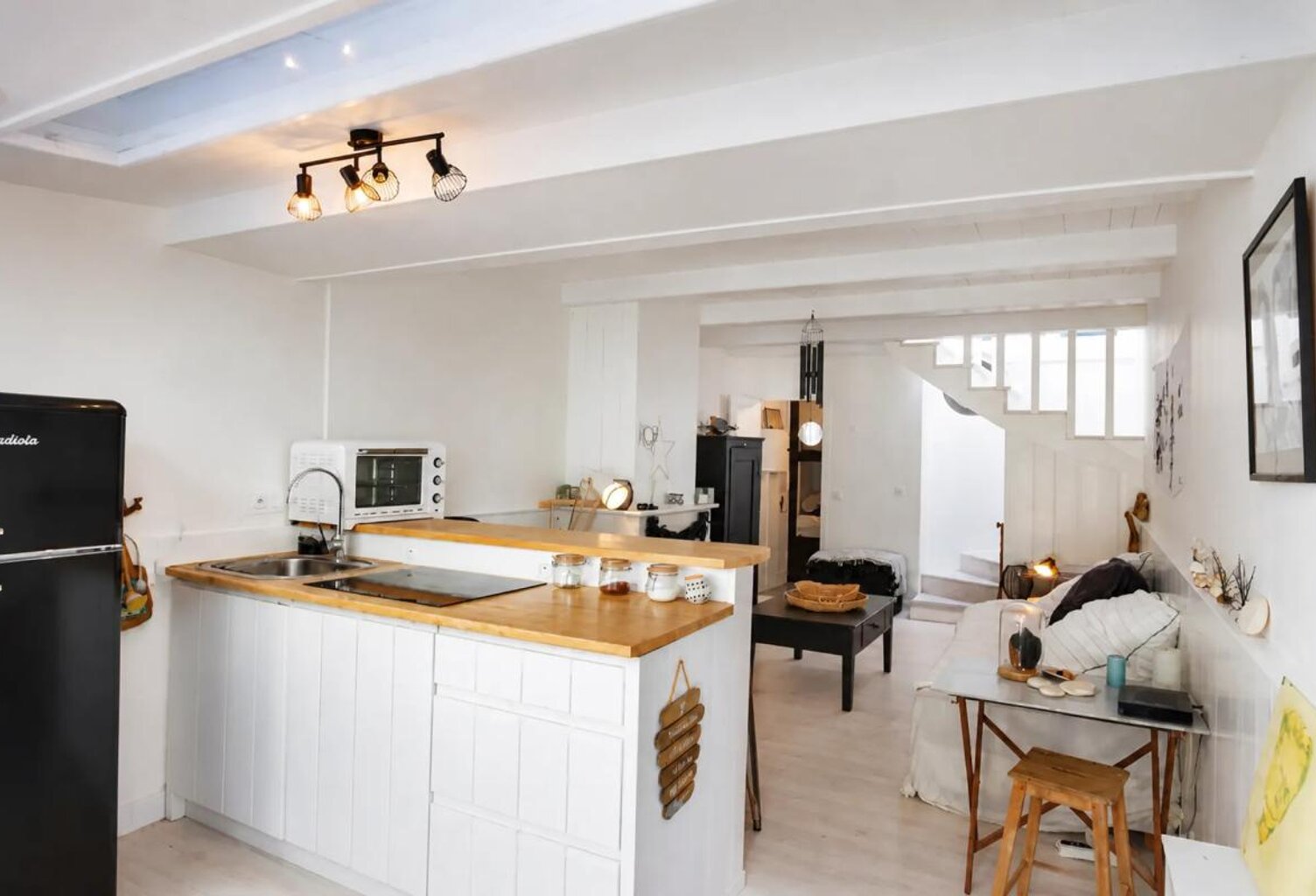 17880 LES PORTES EN RÉ - Maison 3 pièces de 44 m² avec cheminée — photo 1