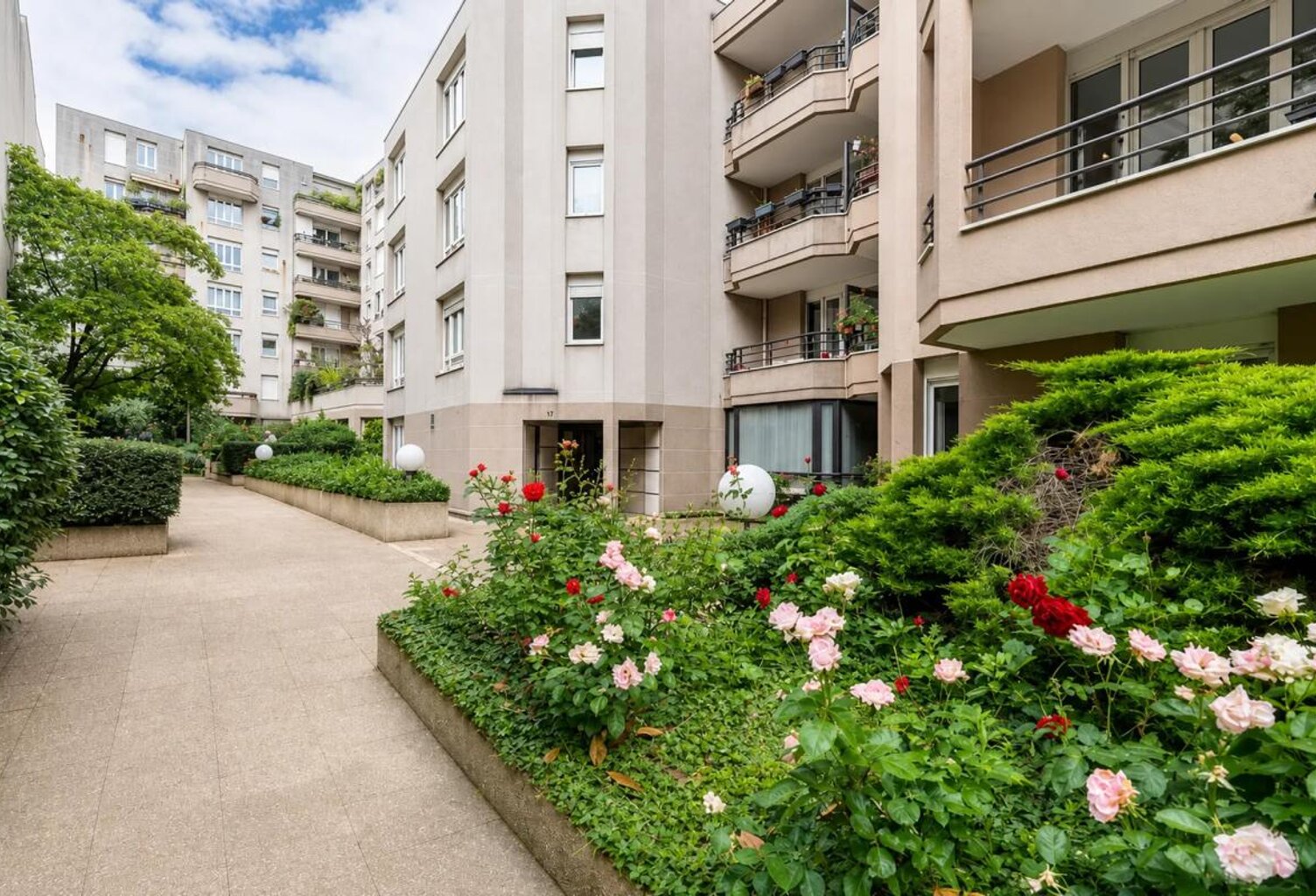 PARIS XVIII (Anvers) - Appartement 57,51 m2 + terrasse — photo 1