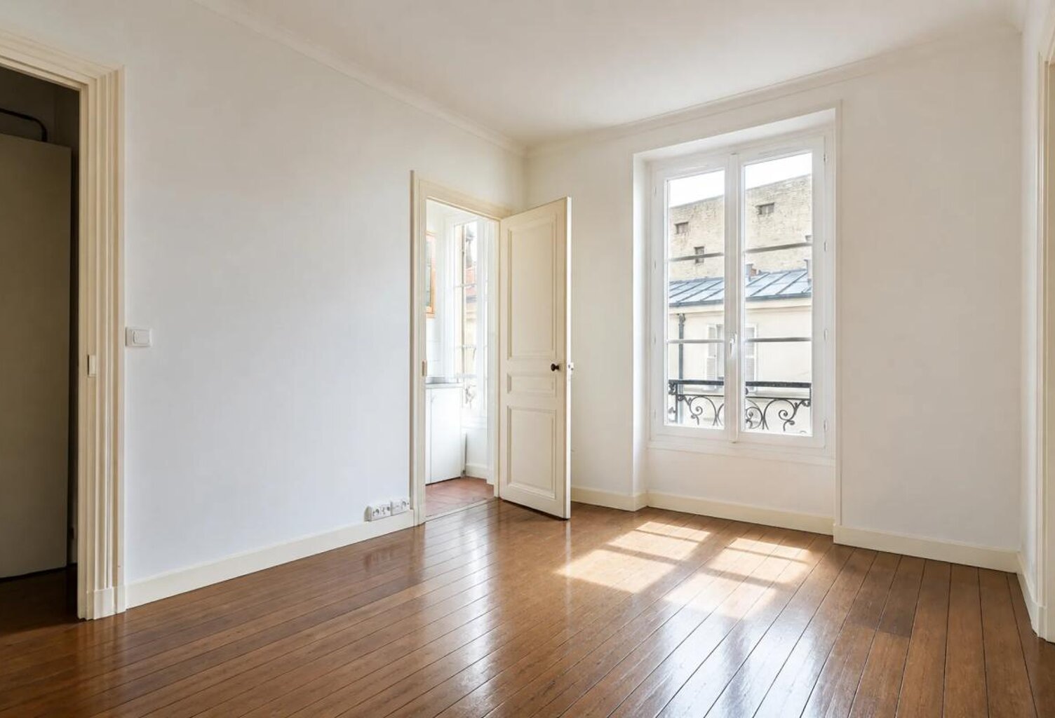 Appartement 2 pièces de 27 m² situé à Paris — photo 1