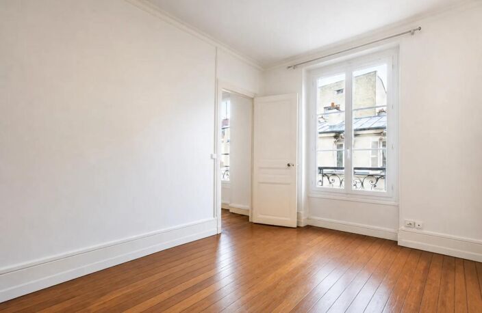 Appartement 2 pièces de 27 m² situé à Paris — photo 3