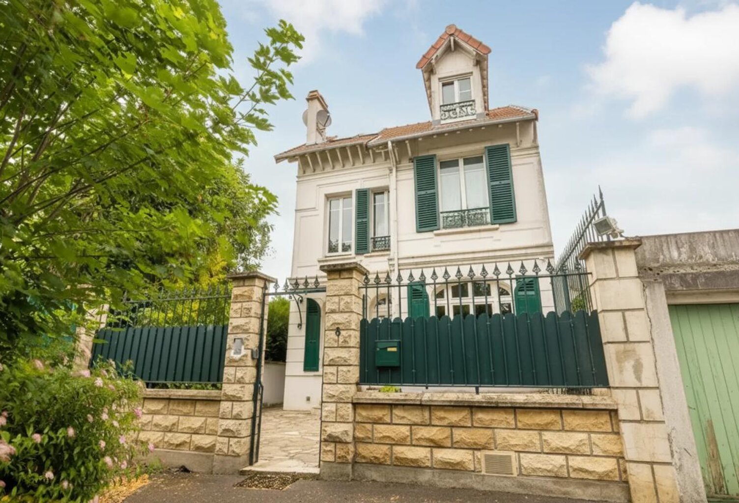 Maison de 6 pièces de 90 m² + 34m2 de dépendance situé à Ermont — photo 1