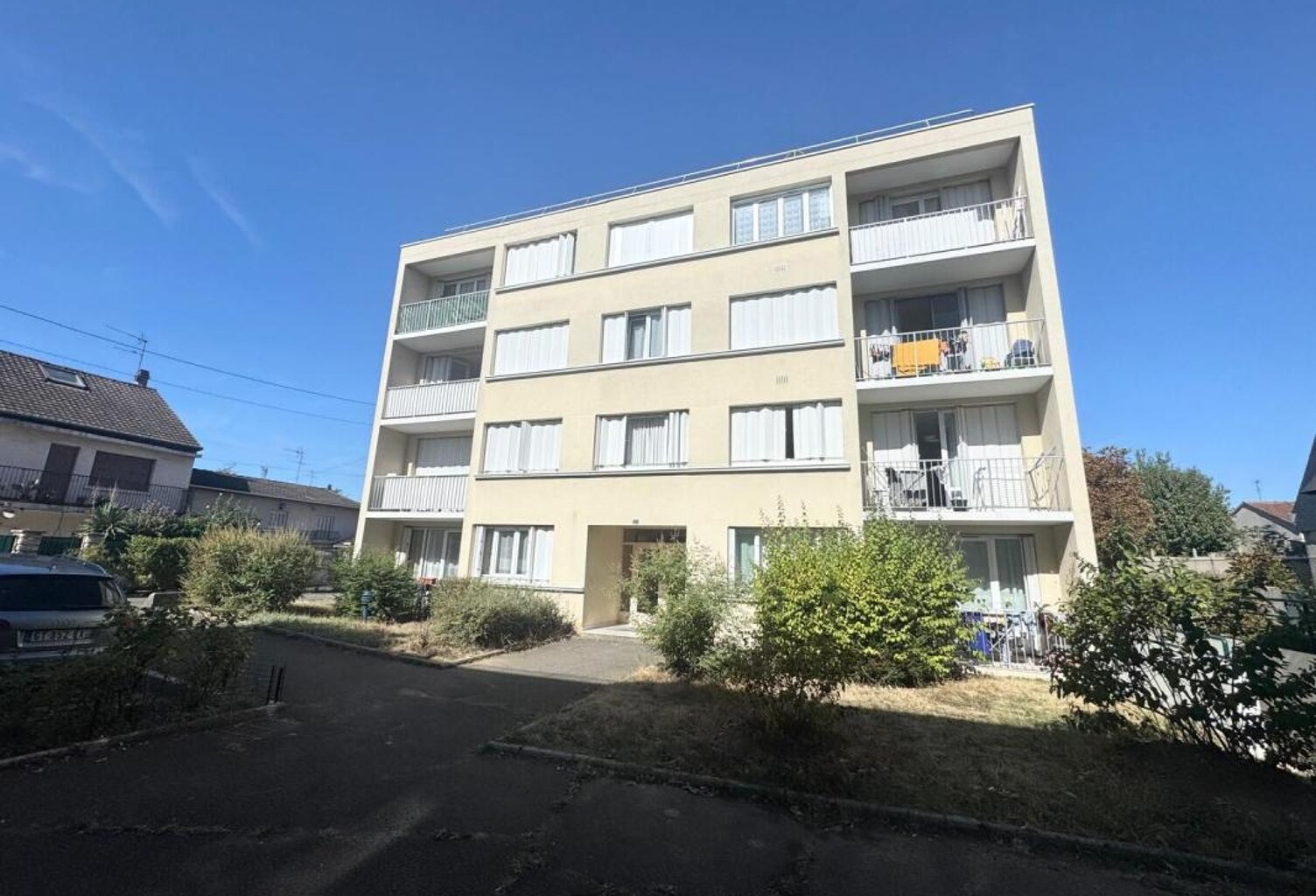 Appartement À Louer avec cave et place de stationnement — photo 1