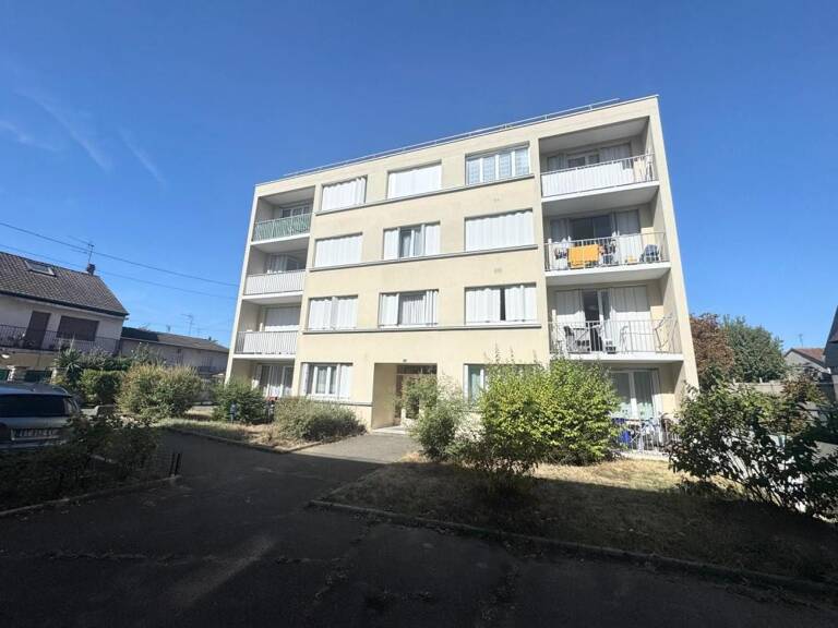 Appartement À Louer avec cave et place de stationnement — photo 1