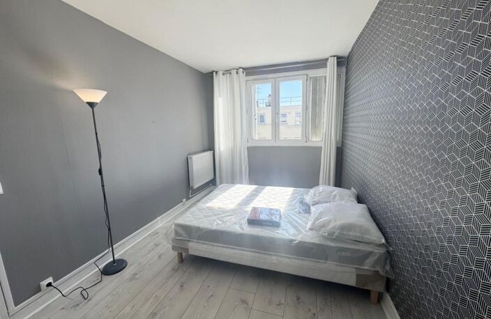 Appartement À Louer avec cave et place de stationnement — photo 4