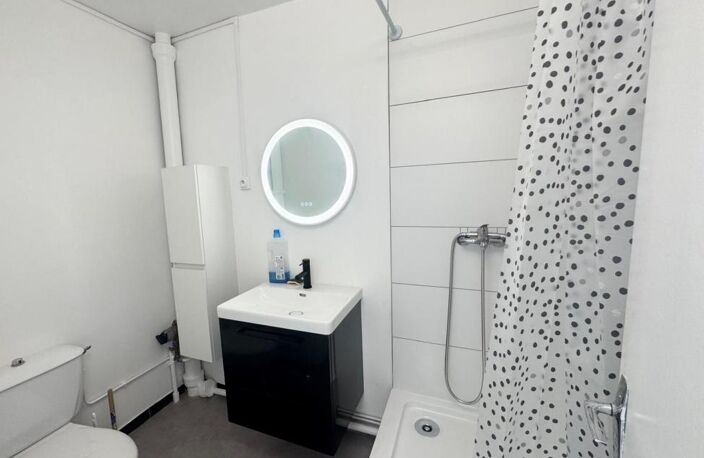 Appartement À Louer avec cave et place de stationnement — photo 5
