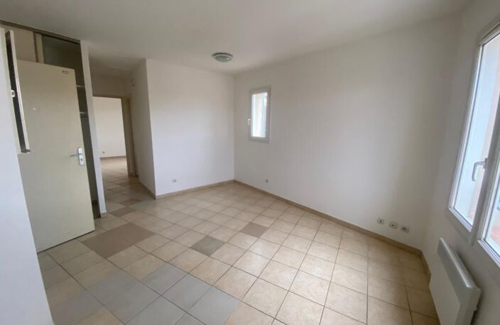 Appartement 3 pièces + Parking - LA CADIERE D'AZUR — photo 2