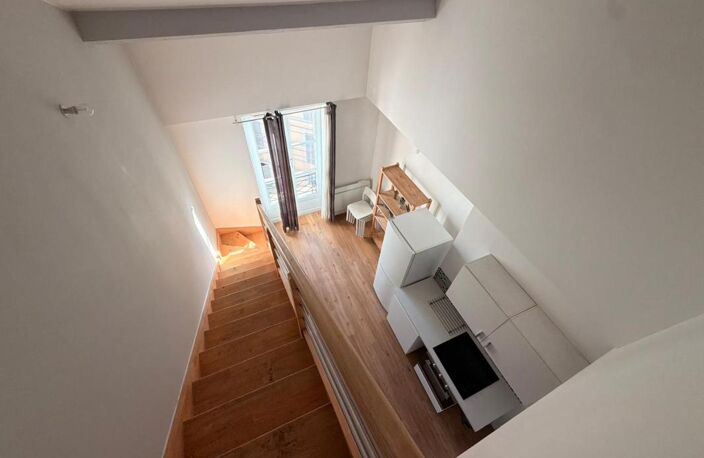 Appartement À Vendre - T2 duplex - 41.63 m² - 2e arrondissement — photo 4
