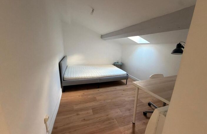 Appartement À Vendre - T2 duplex - 41.63 m² - 2e arrondissement — photo 5
