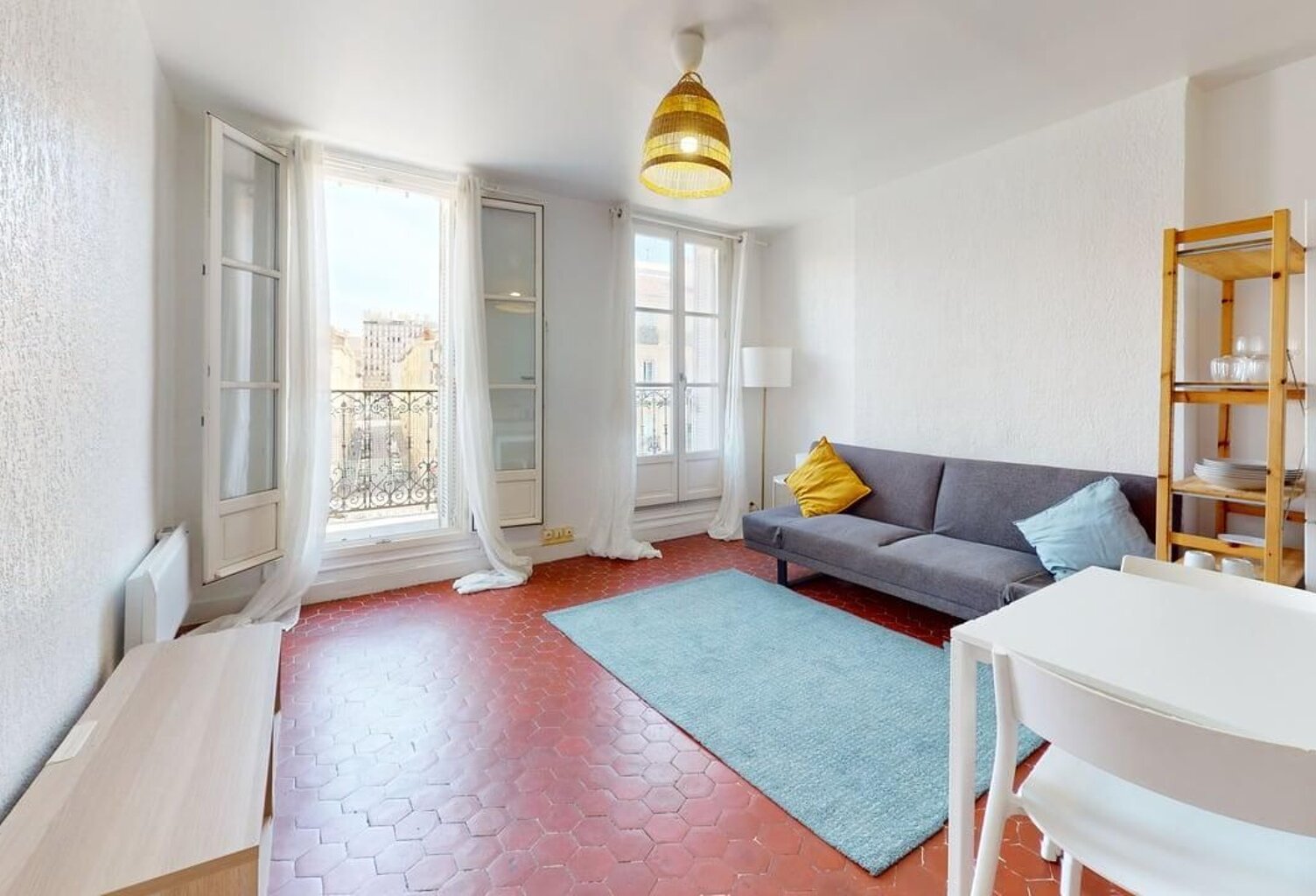 Appartement À Vendre - T3 - 74.2 m² - proche La Joliette — photo 1
