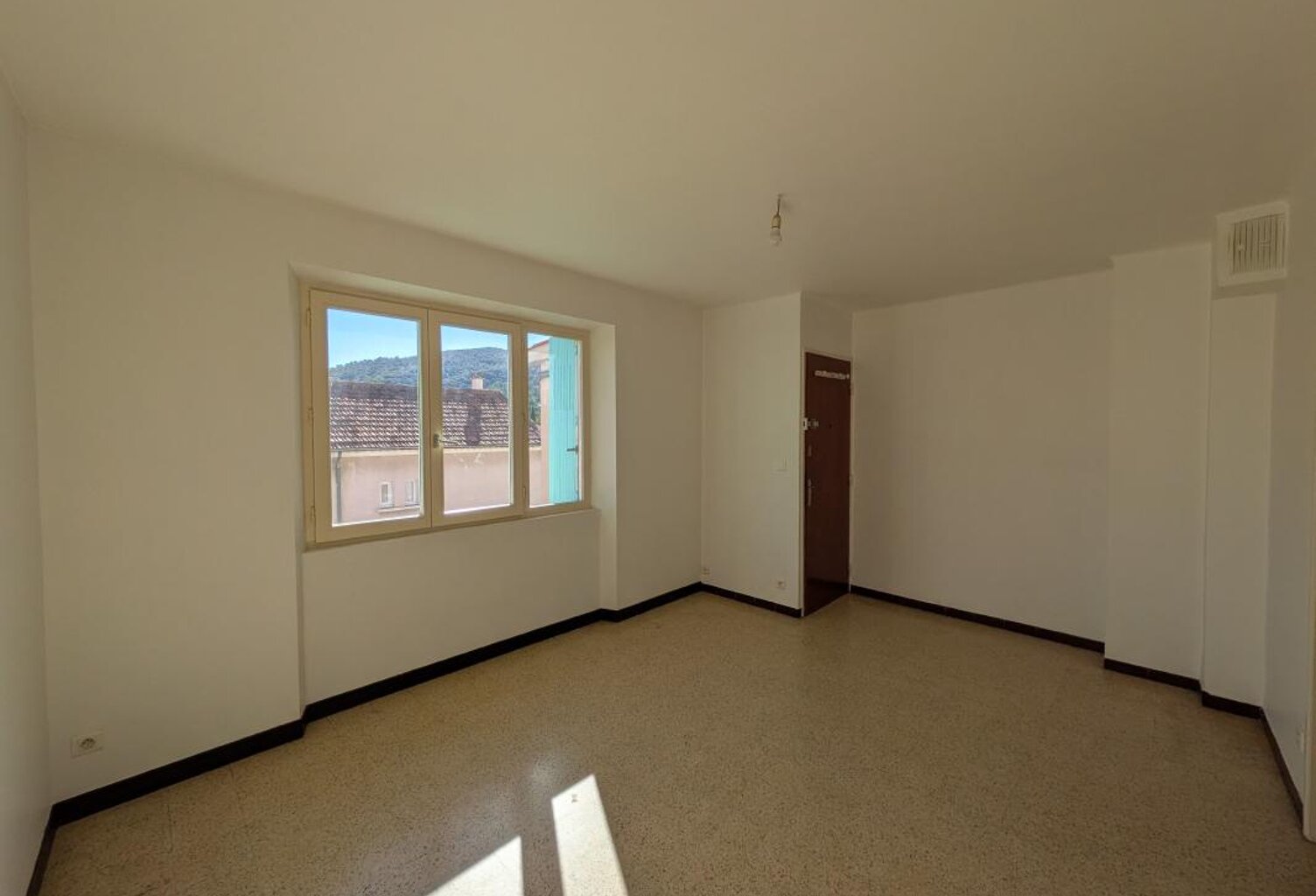 Appartement À Louer — photo 1