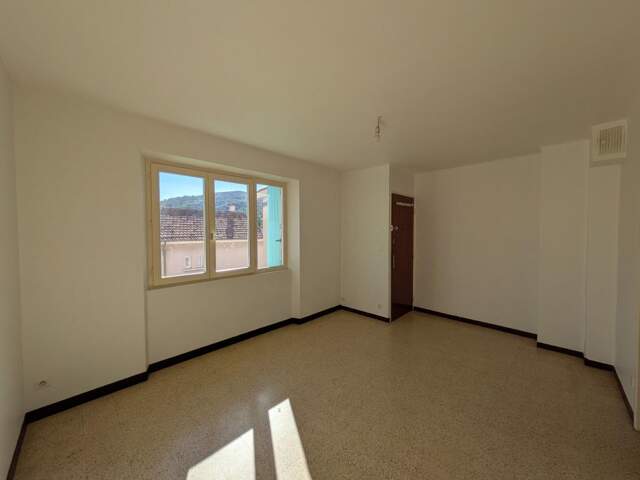 Appartement À Louer — photo du bien